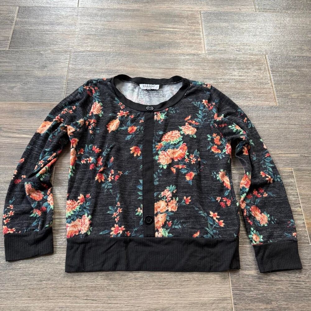 Floral coastal grandma core light knit sweater